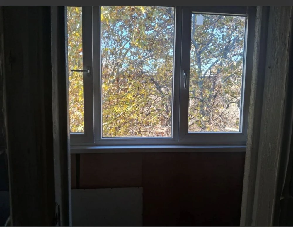 Продам 3-комнатную квартиру /Космонавтов /Черемушки ,балкон