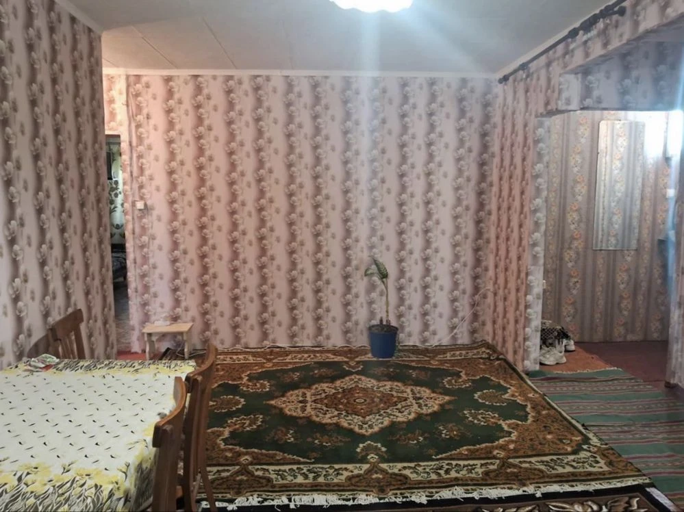 Продам 3-комнатную квартиру /Космонавтов /Черемушки ,балкон