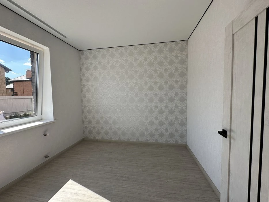 Townhouse / renovated 3 bedrooms, Barskoho Shosse district