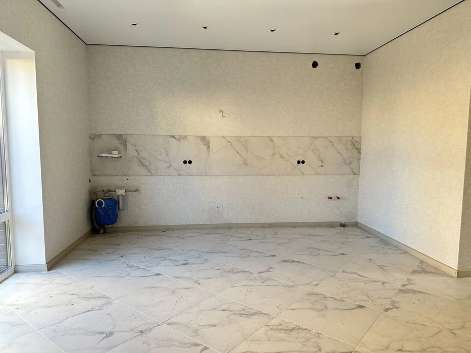 Townhouse / renovated 3 bedrooms, Barskoho Shosse district