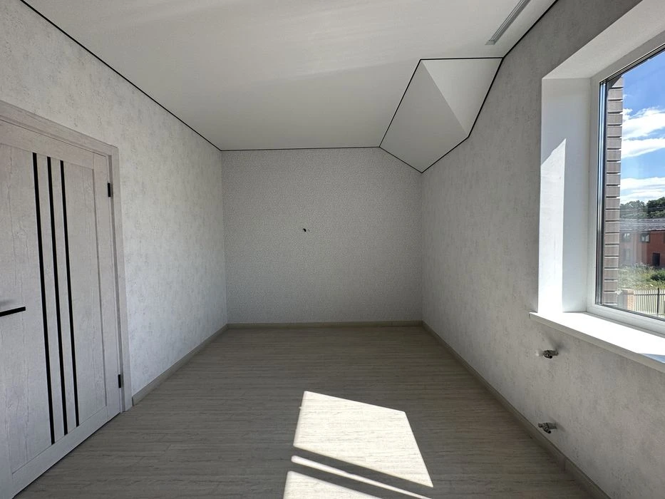 Townhouse / renovated 3 bedrooms, Barskoho Shosse district