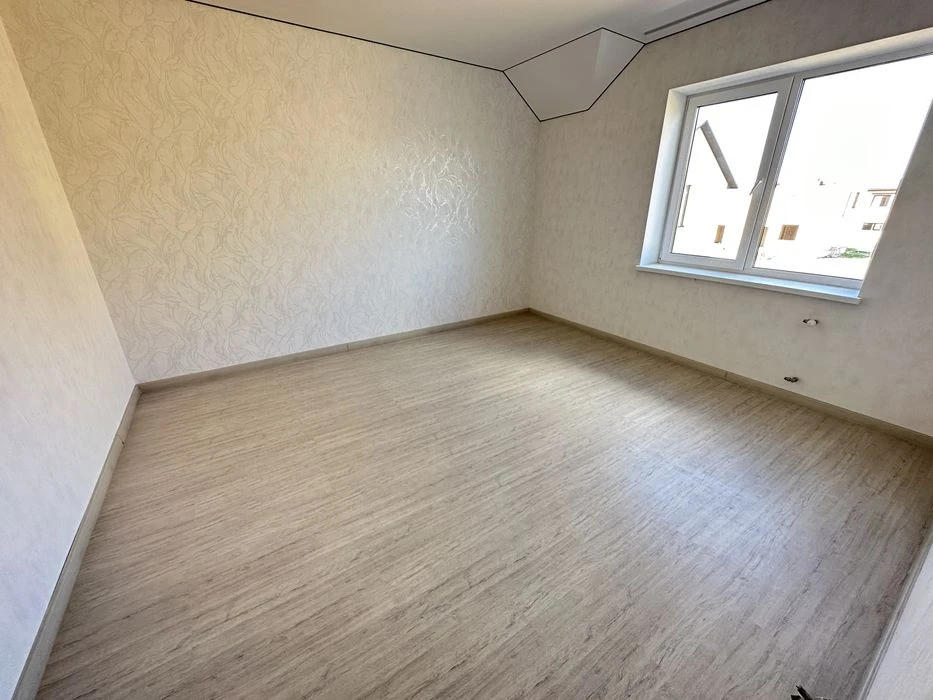 Townhouse / renovated 3 bedrooms, Barskoho Shosse district