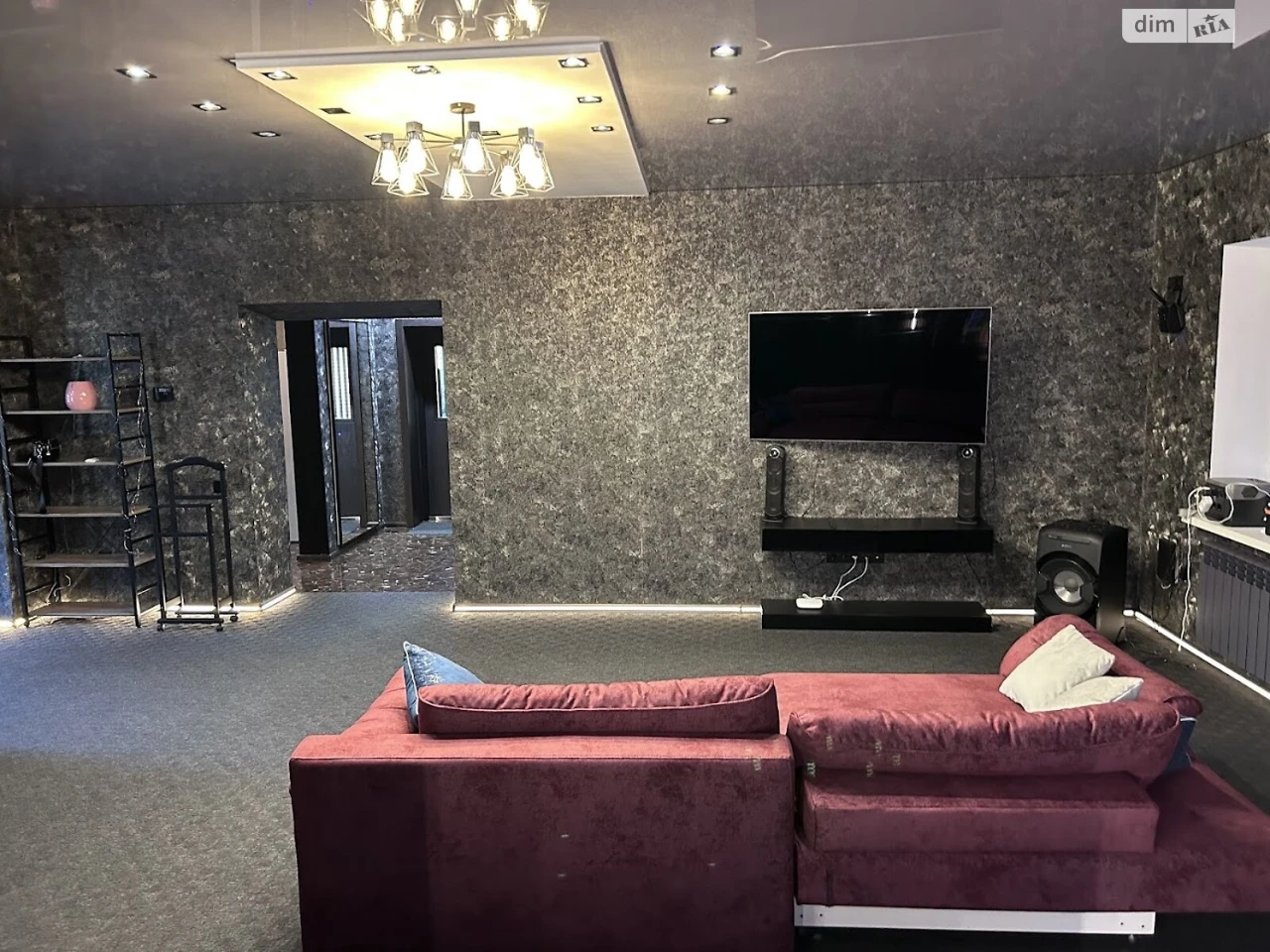 Sale: Spacious House on Wide Valley