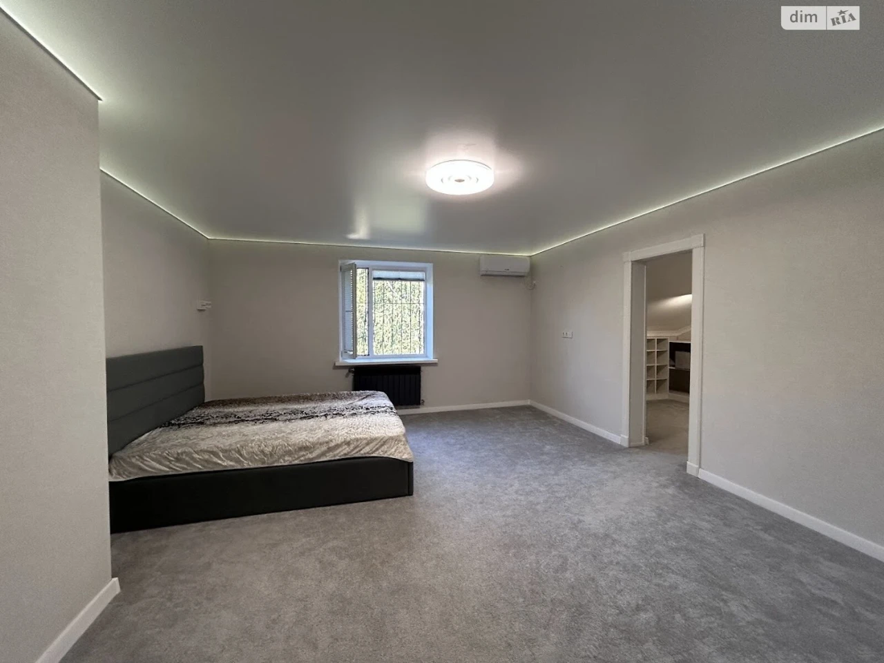 Sale: Spacious House on Wide Valley