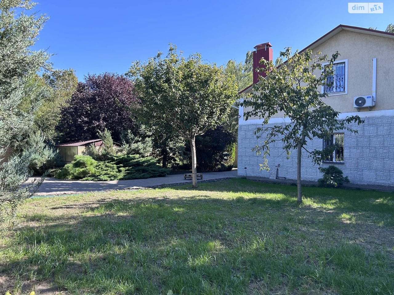 Sale: Spacious House on Wide Valley