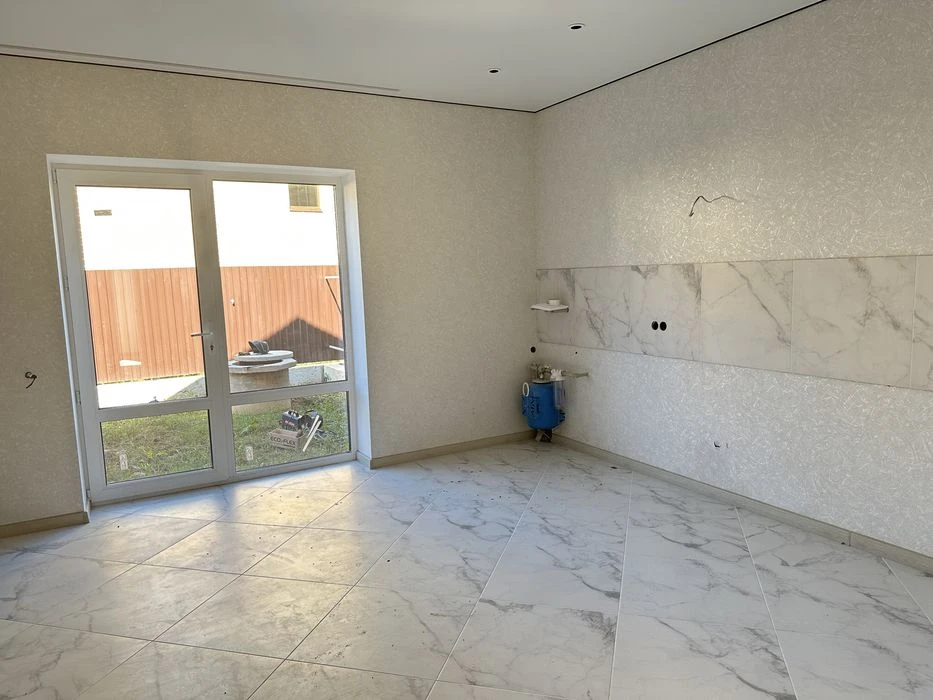 Townhouse / renovated 3 bedrooms, Barskoho Shosse district