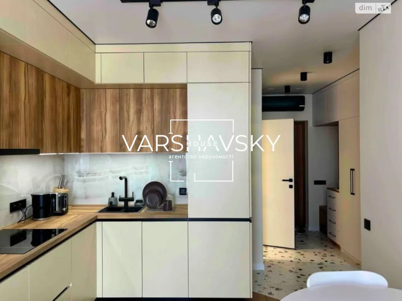 Long-Term Rental: One-Bedroom Apartment in Warsaw Plus Residential Complex