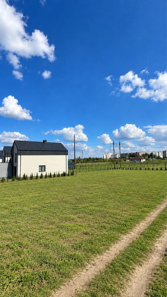 Продам ділянку під будівництво