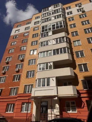 3-bedroom apartment in a new building - brick house, 4th floor