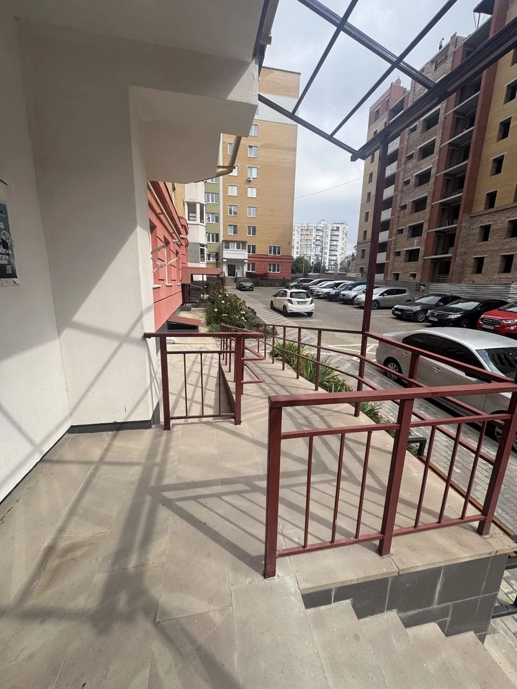 3-bedroom apartment in a new building - brick house, 4th floor