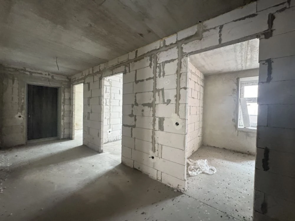 3-bedroom apartment in a new building - brick house, 4th floor