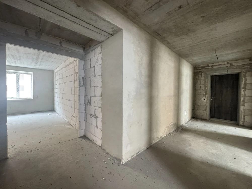 3-bedroom apartment in a new building - brick house, 4th floor