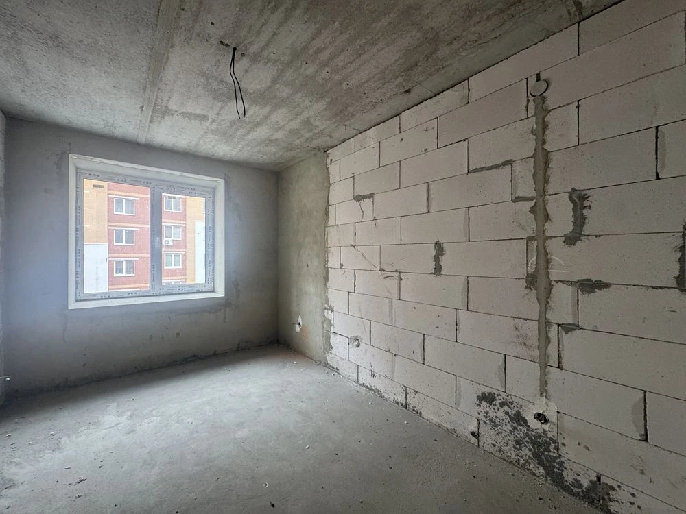 3-bedroom apartment in a new building - brick house, 4th floor
