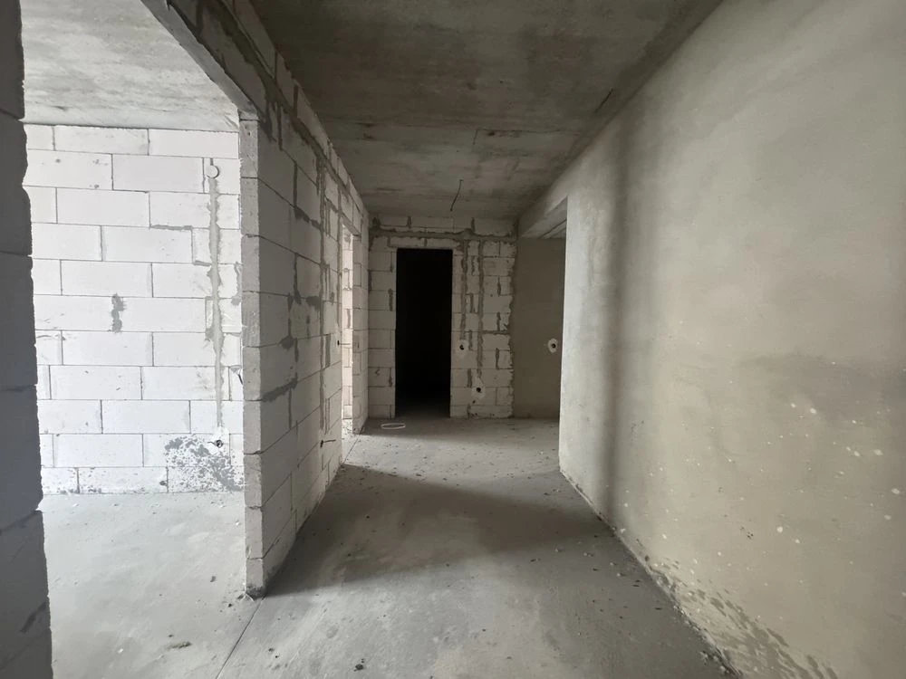 3-bedroom apartment in a new building - brick house, 4th floor
