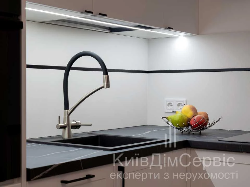 Квартира. Киев, улица Гарета Джонса