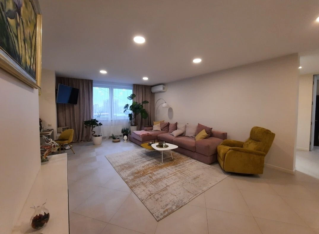 Продаж квартири, вул. Раїси Окіпної, 10А, 105 м², 15-й поверх.