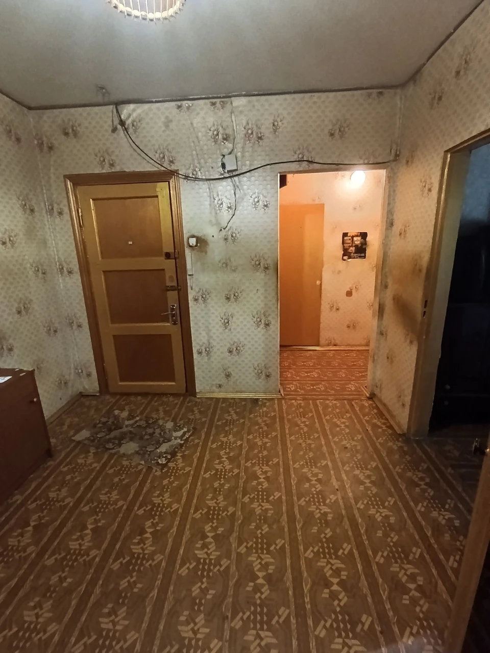 Продажа від власника 3х кім. квартири . Київ вул.Урлівська 3