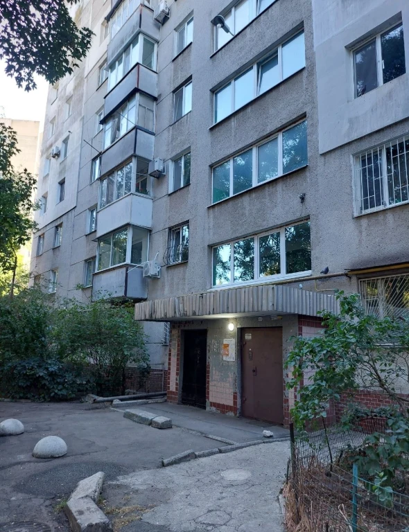 Продам квартиру 85м,  кирпичный дом,ул,Посмитного/7 Фонтана