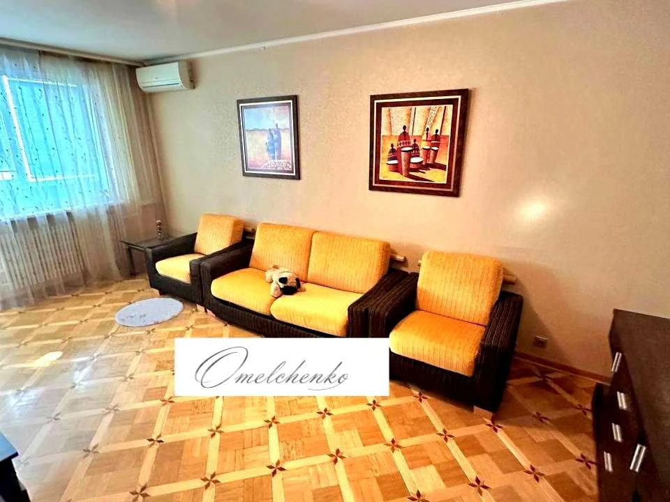Apartment. Kharkiv, Garibaldi St.