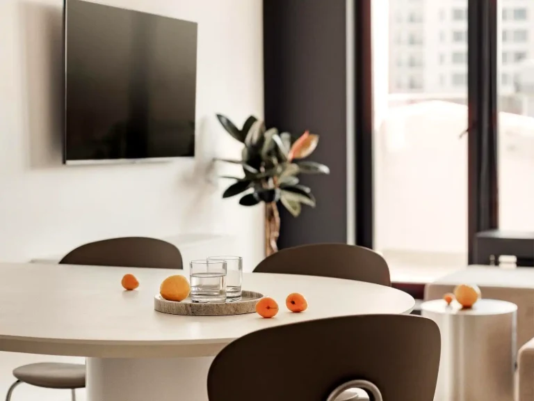 Rent 1-bedroom apartment 55 m² on the 5th floor