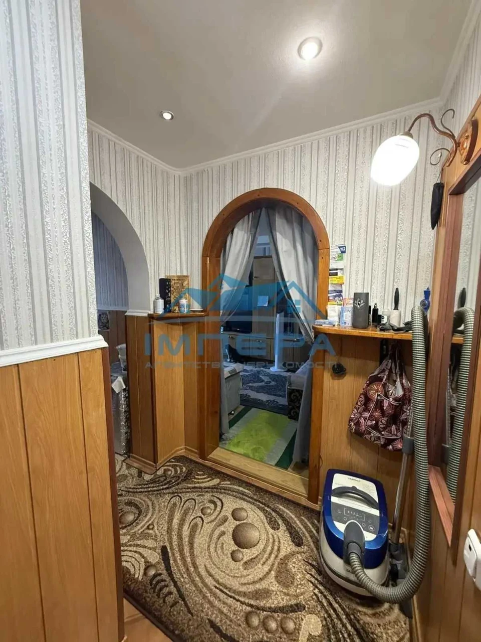 Продажа 1-комнатной квартиры на Алмазном. Готовый вариант для проживания. 4 из 9 этажей