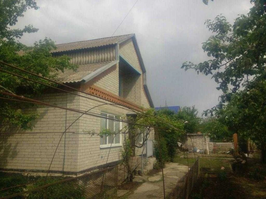 В продажу ухоженный кирпичный дом 1990 года в Гожулах