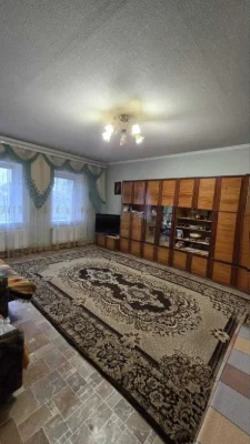 В продажу ухоженный кирпичный дом 1990 года в Гожулах