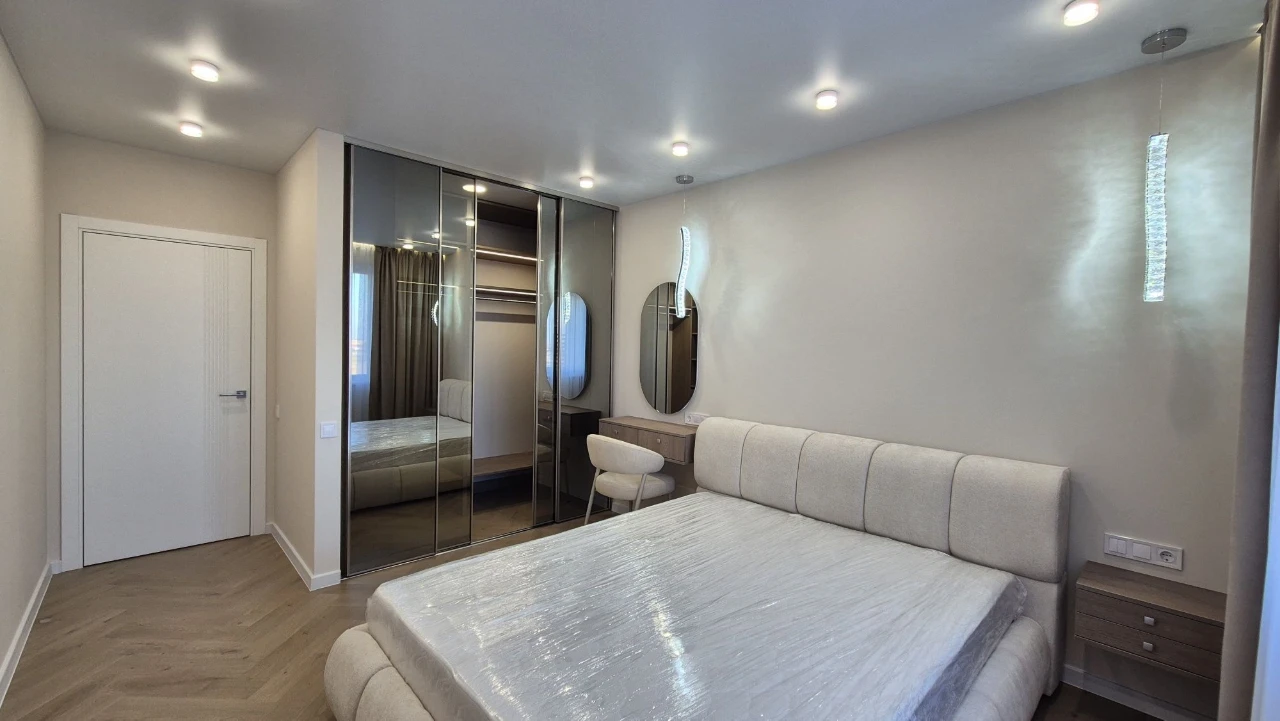 Sale of a 2-bedroom apartment with quality renovation