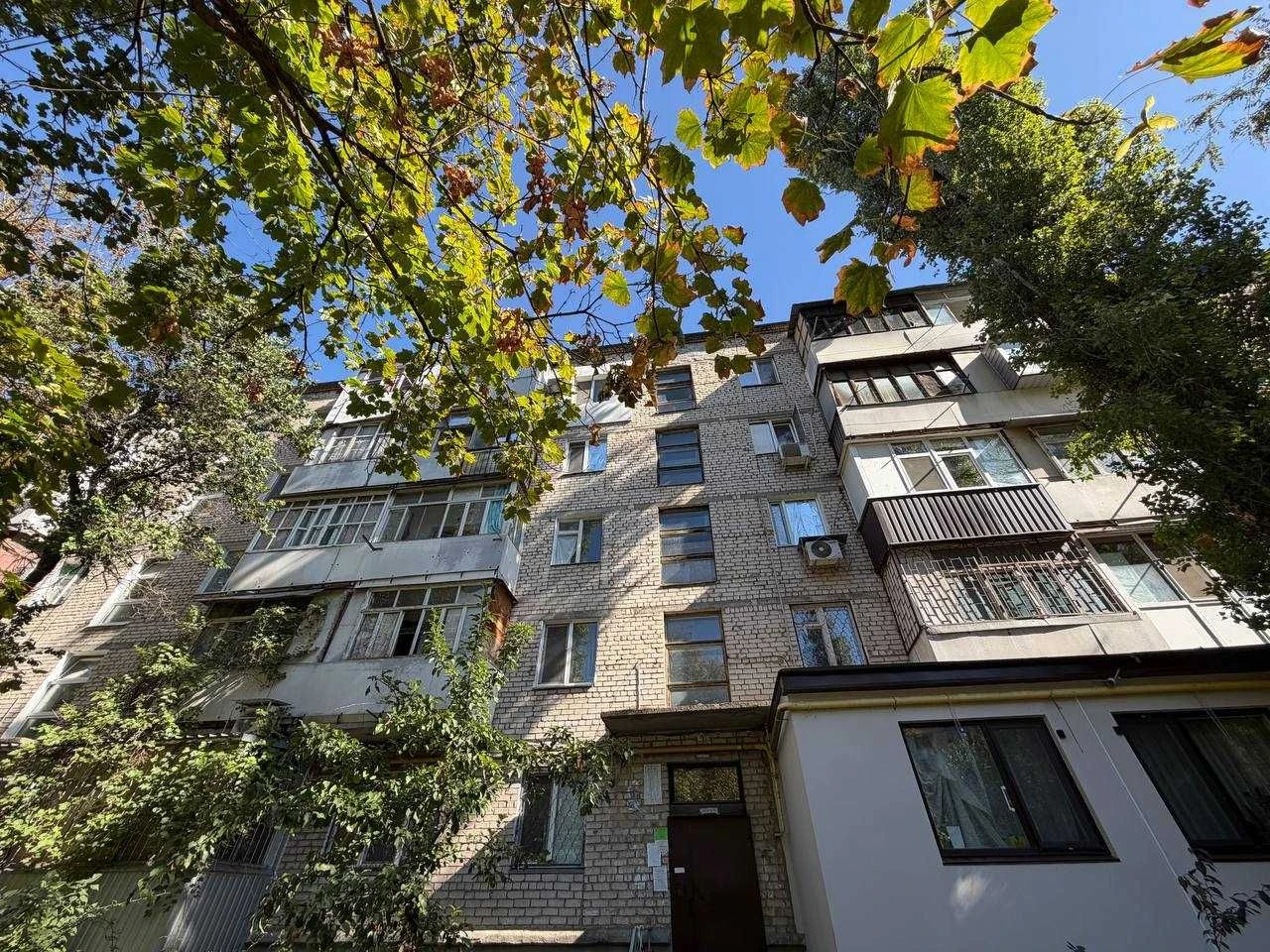 For Sale: 2-room apartment, 78 Pogranichna Street/Sadova, brick, 2nd floor