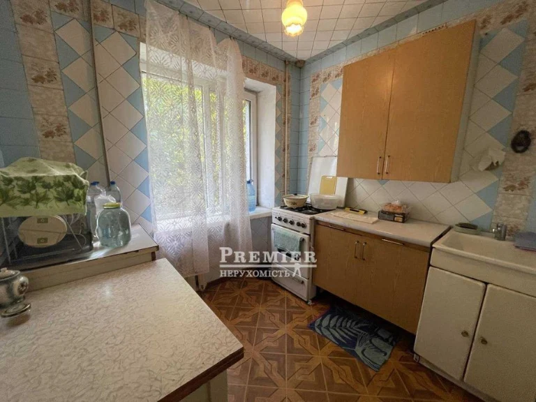 Продам трикімнатну квартиру