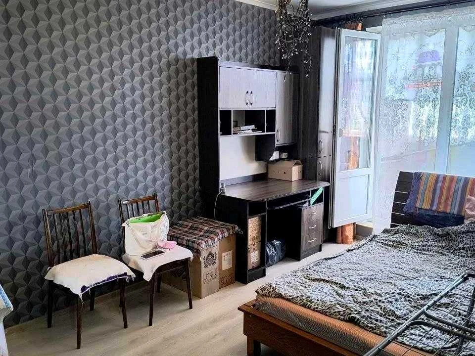 Apartment. Kharkiv, Yuliynyi Prospect