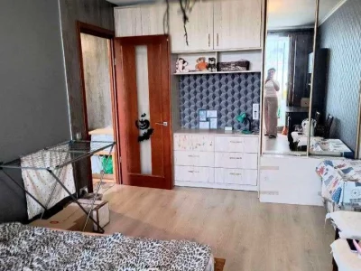Apartment. Kharkiv, Yuliynyi Prospect