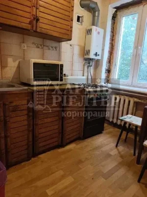 For Sale: 2-bedroom apartment on Velika Panasivska Street