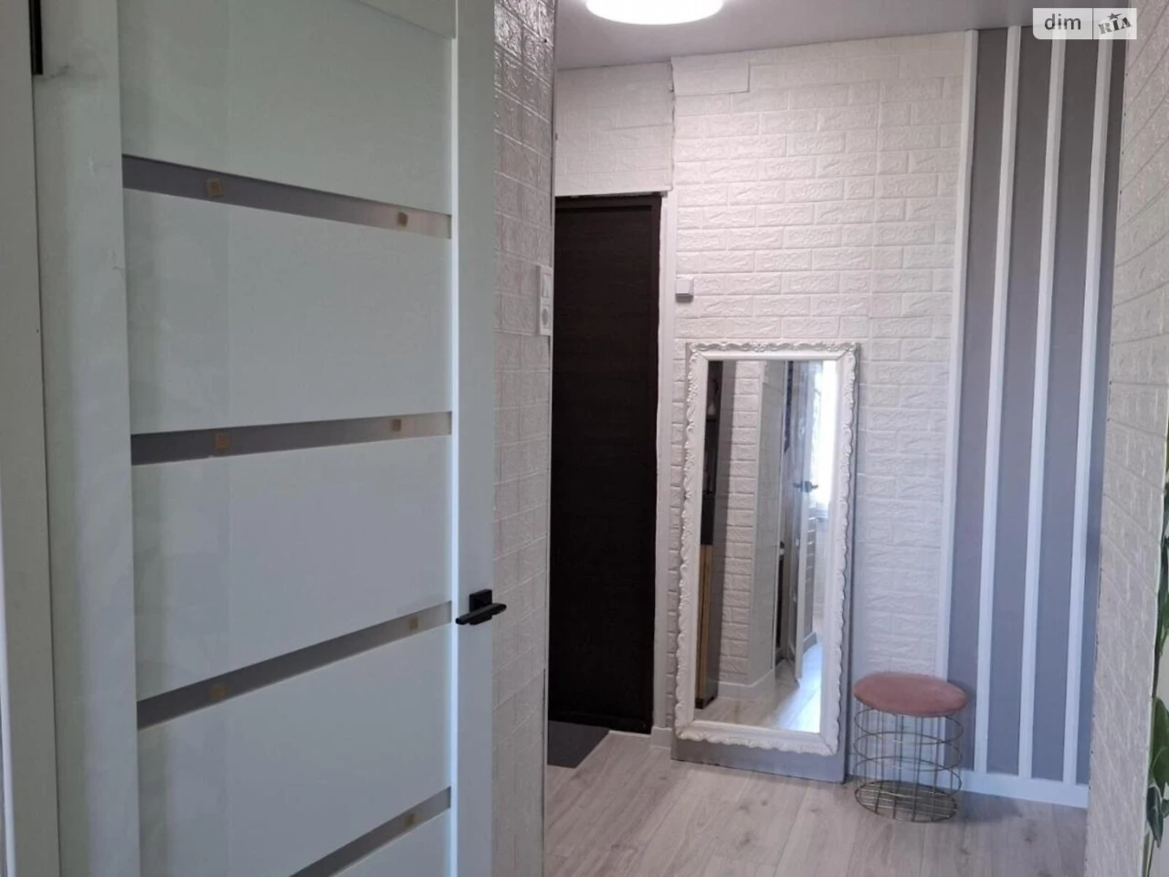 Apartment for Sale in the 624th Microdistrict