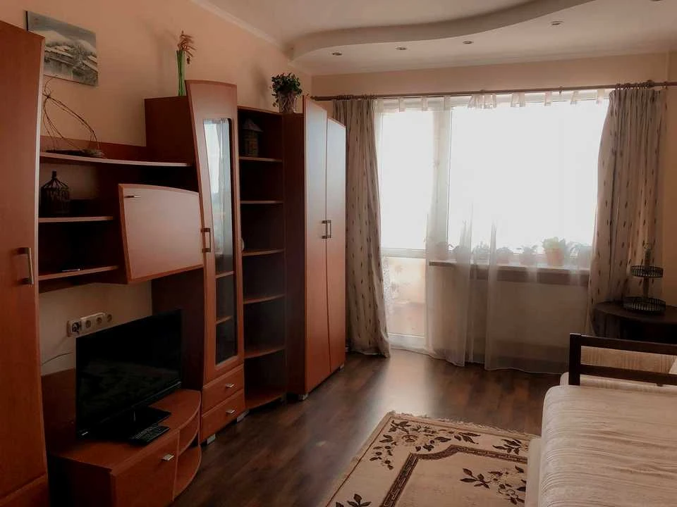 Apartment. Kyiv, Mriy St.