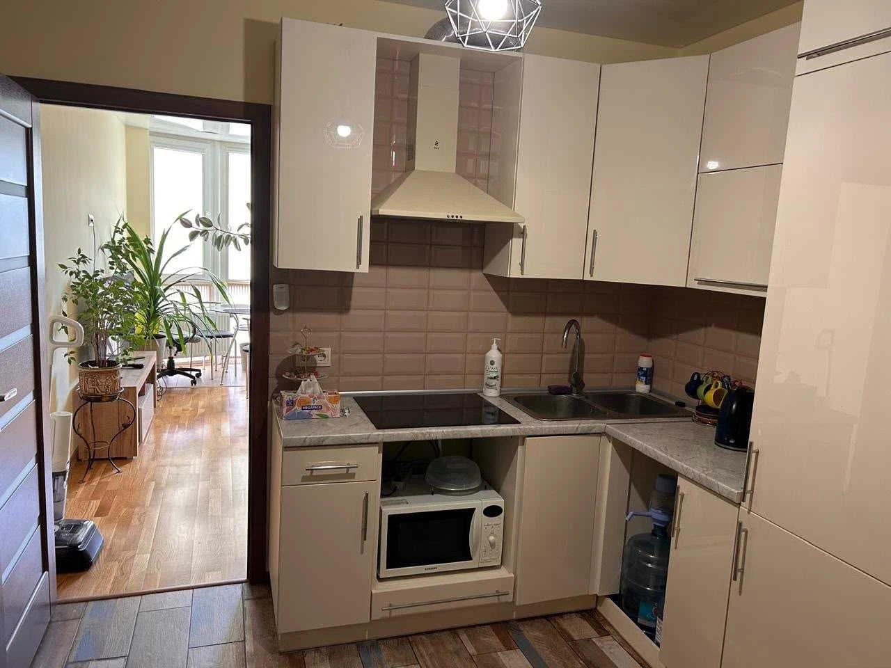 2-Room Apartment with Renovation, 50 sq m, "Kyiv's Venice" Residence, Address: 30 Sobornosti Street