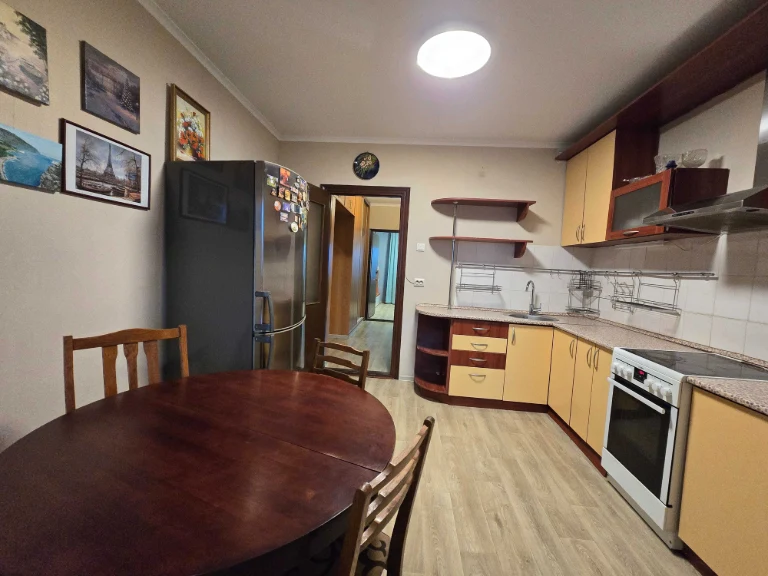 Apartment for Sale: 2 Rooms with Furniture and Appliances at Mileutka 17