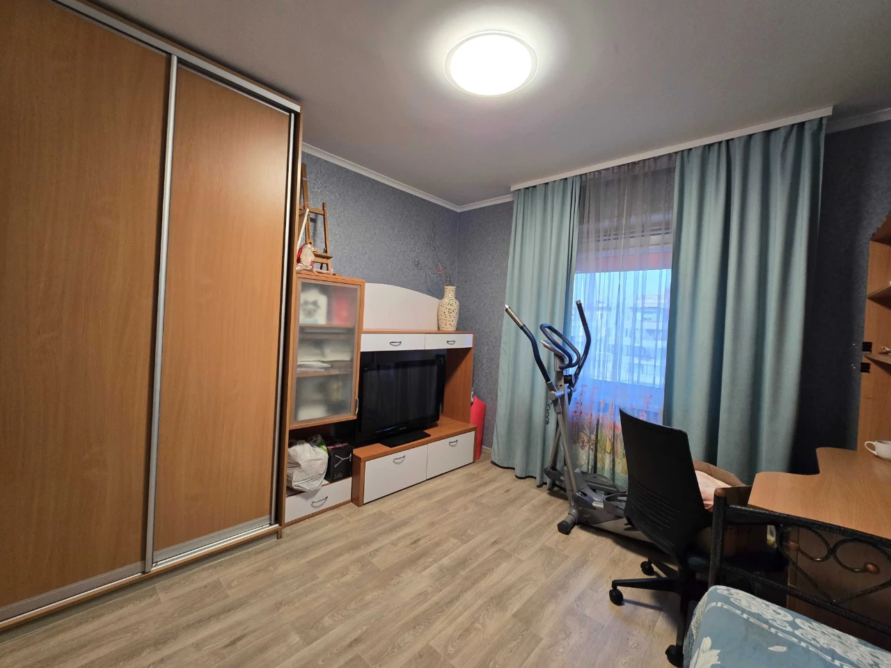 Apartment for Sale: 2 Rooms with Furniture and Appliances at Mileutka 17