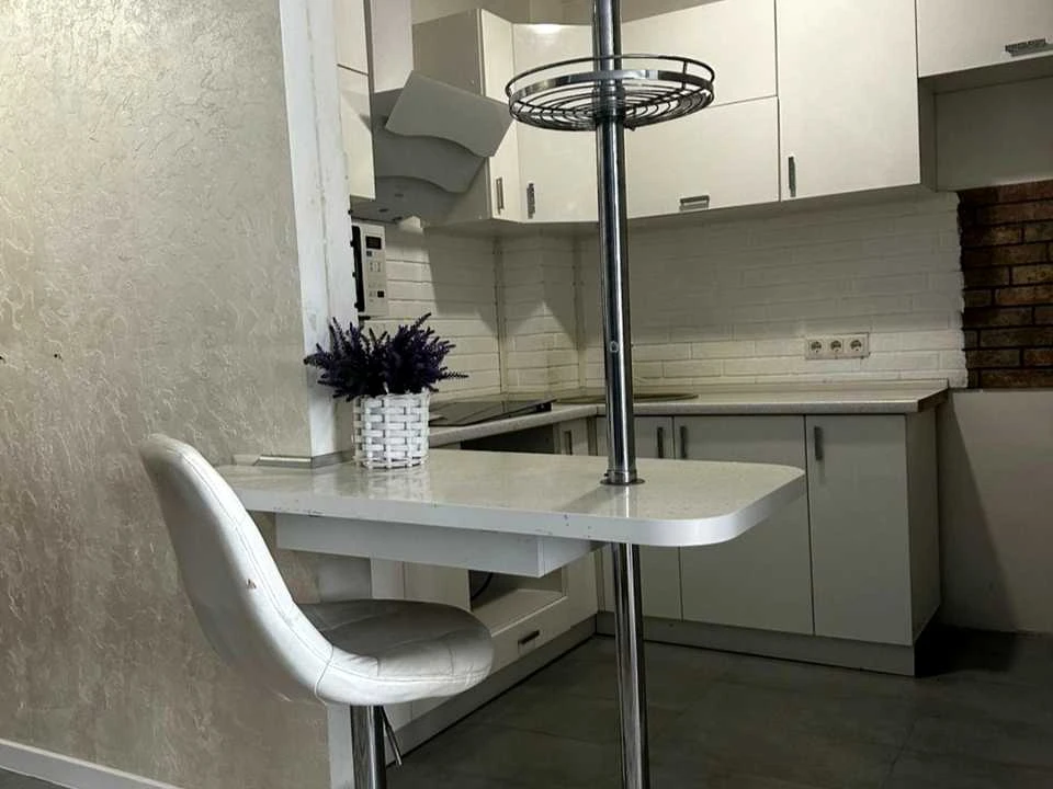 Apartment. Odessa, Semen Paliy Street