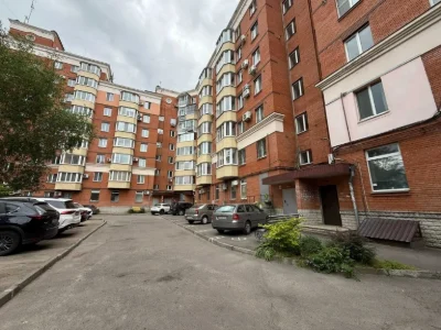 <CENTRE> Three-room apartment in the city center
