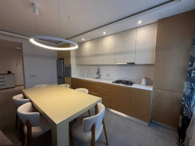 <CENTRE> Three-room apartment in the city center