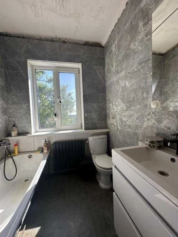 У продажу будинок в мальовничому передмісті Полтави, с. Крот
