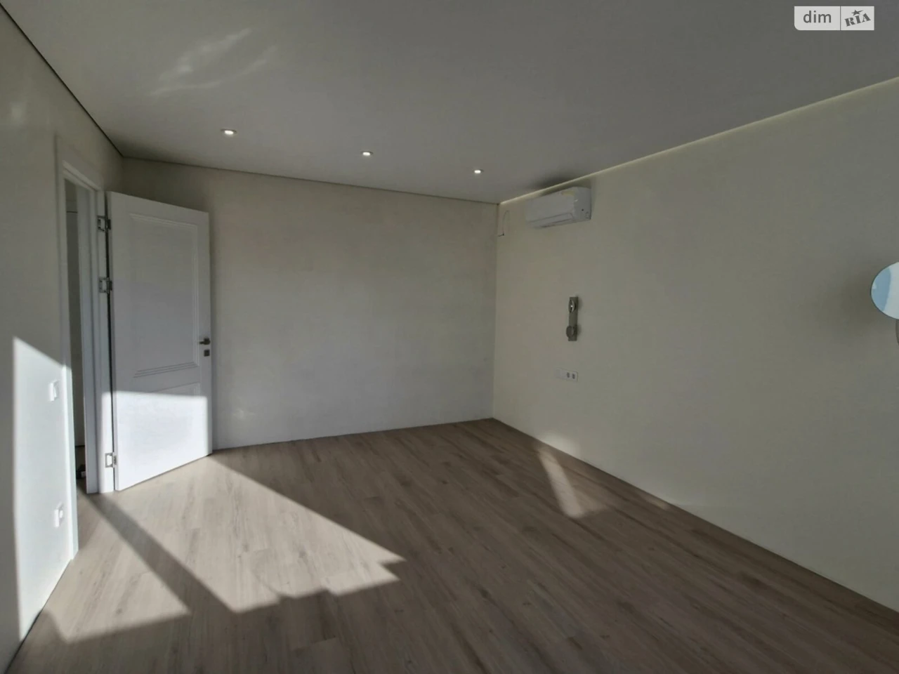 Apartment for Sale: Apartment in Pribdniprovsky