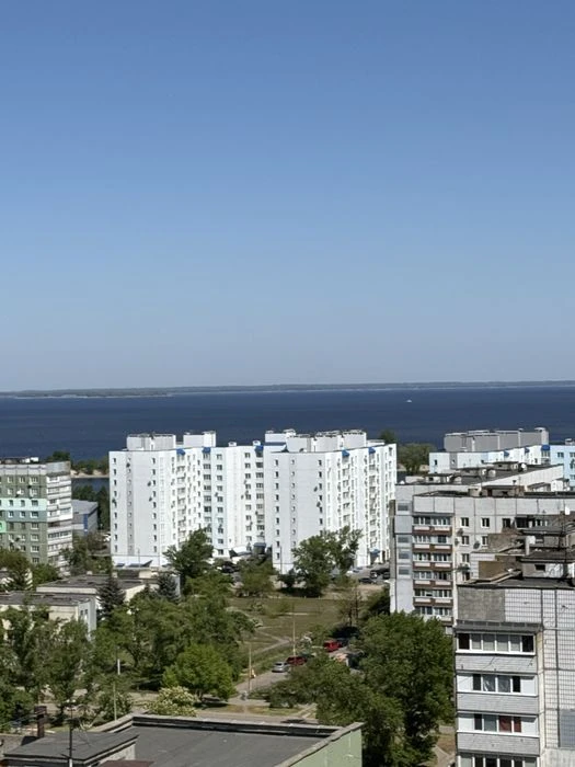 Продаж квартири 3-х кім. з видом на р.Дніпро, вул.Припортова