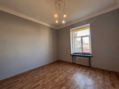 Без %Продам 3 кімнатну квартиру в Центрі Хрещатик 15. Пасаж.