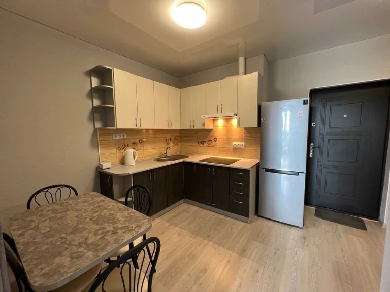 For sale 2-room apartment M Demiivska 5 min. V. Brozhka st. 70 Be