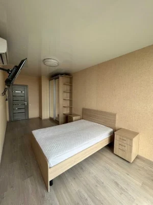 For sale 2-room apartment M Demiivska 5 min. V. Brozhka st. 70 Be