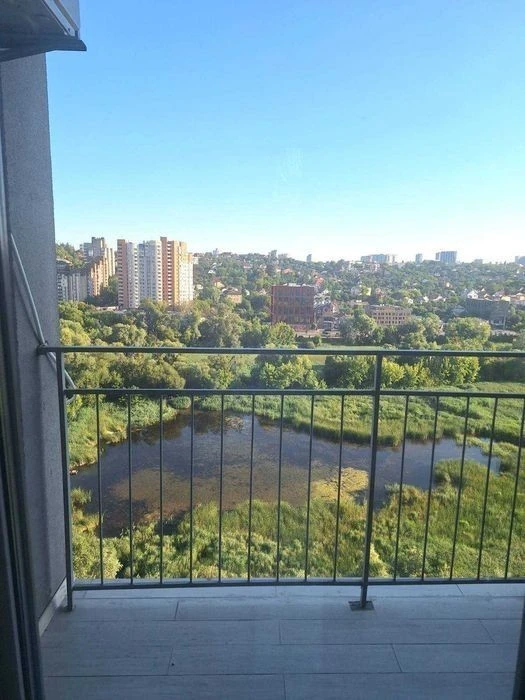 For sale 2-room apartment M Demiivska 5 min. V. Brozhka st. 70 Be