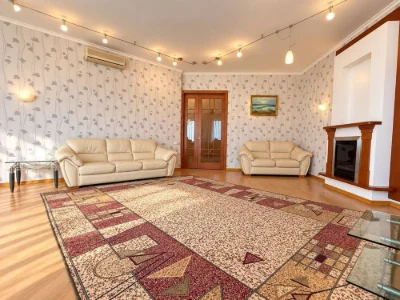Пер. Мукачевский 4-ком. квартира 195 м² с прямым видом