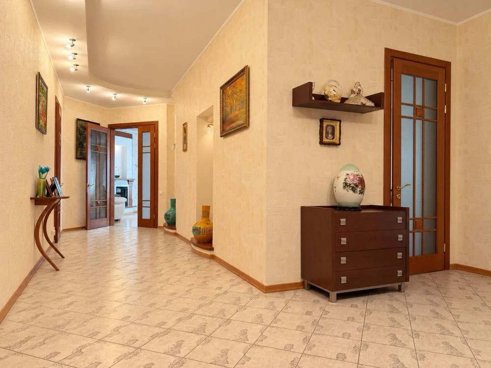 Пер. Мукачевский 4-ком. квартира 195 м² с прямым видом